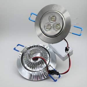 Lampara Led Dirigible Satin De Empotrar 3x1 3w Completa